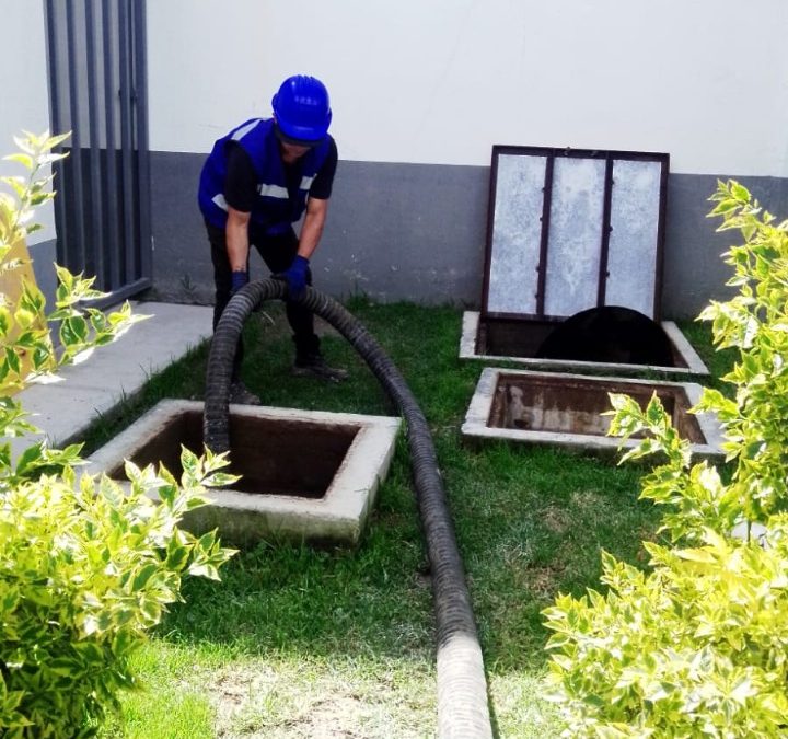 Desazolve de drenaje en empresas: beneficios clave para la operación